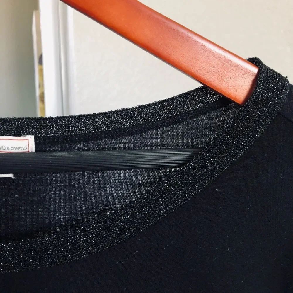 Gap Soft Black Metallic Neckline Top S - Picture 3 of 3